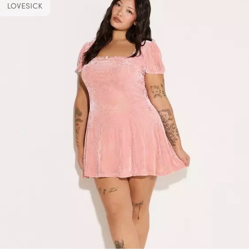 Torrid 1X Lovesick Pink Velvet Burnout Y2K Puff Sleeve Mini Dress NWT